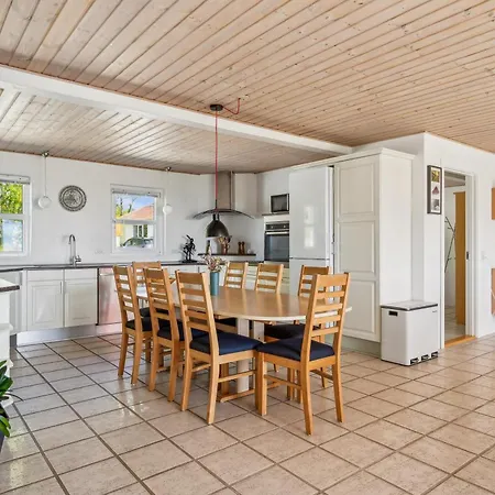 Сasa de vacaciones In With 4 Bedrooms And Internet Ebeltoft