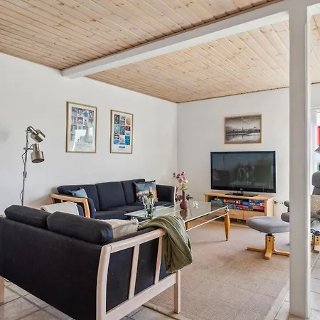 Holiday home In With 4 Bedrooms And Internet *