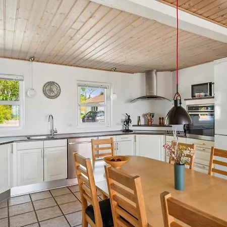 In With 4 Bedrooms And Internet Сasa de vacaciones Ebeltoft